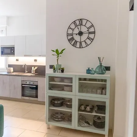 Modern Cosy Near Center Apartment